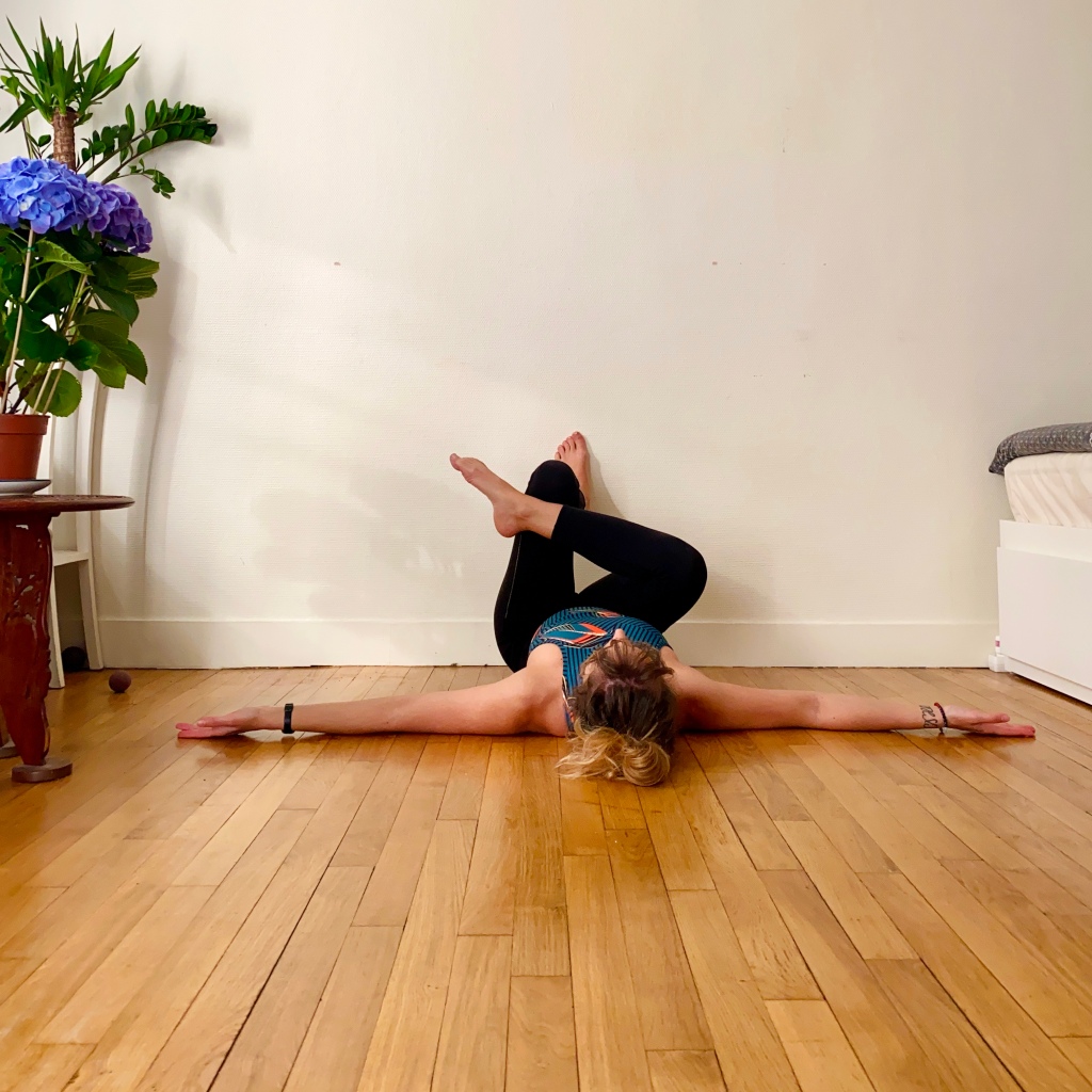 Yin yoga avec le mur